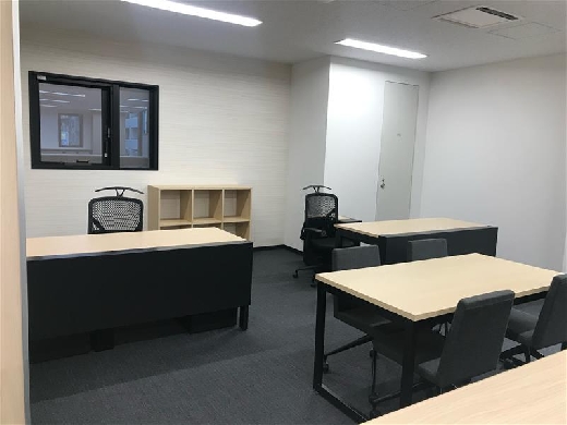 執務室